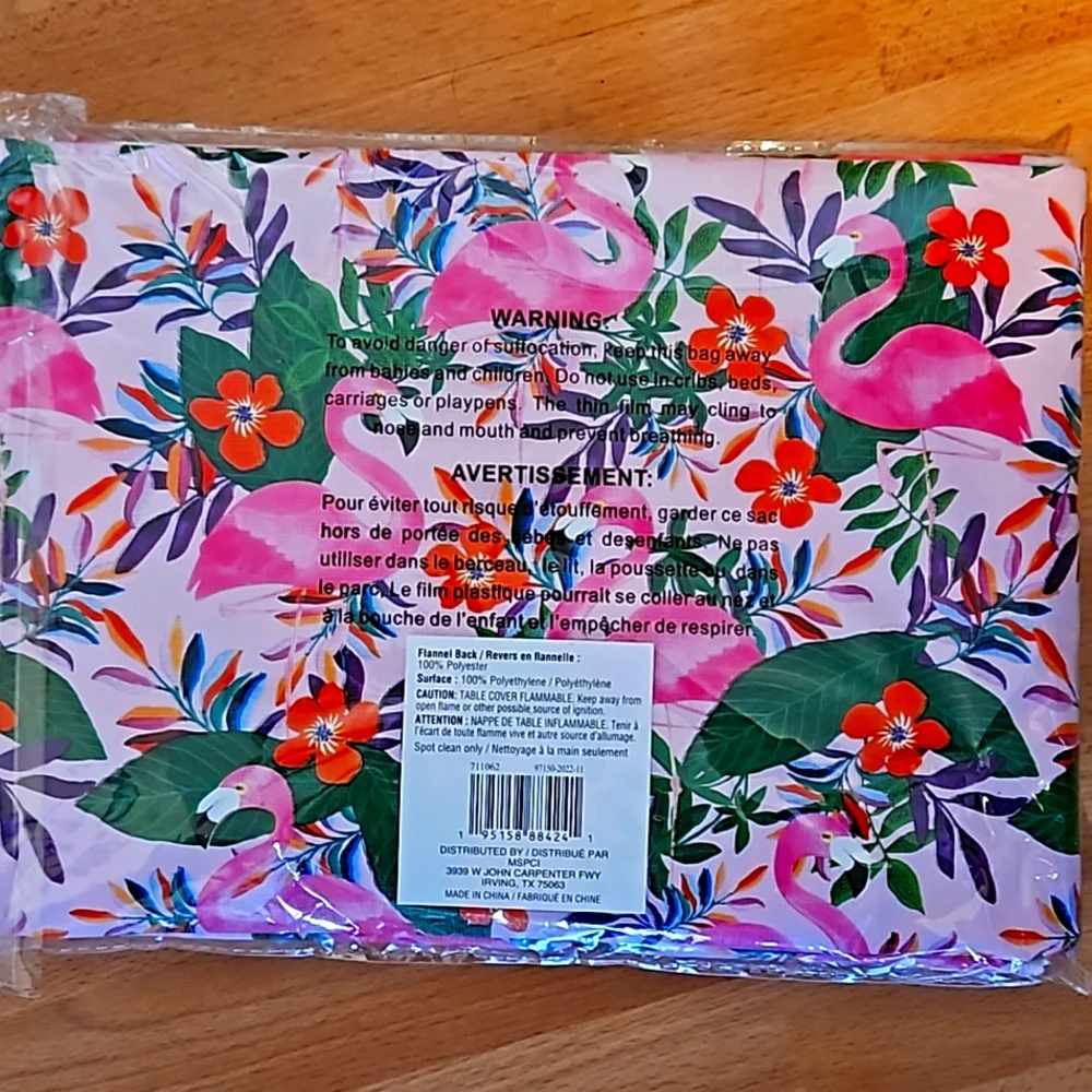 Summer celebrations flamingo table cover NEW